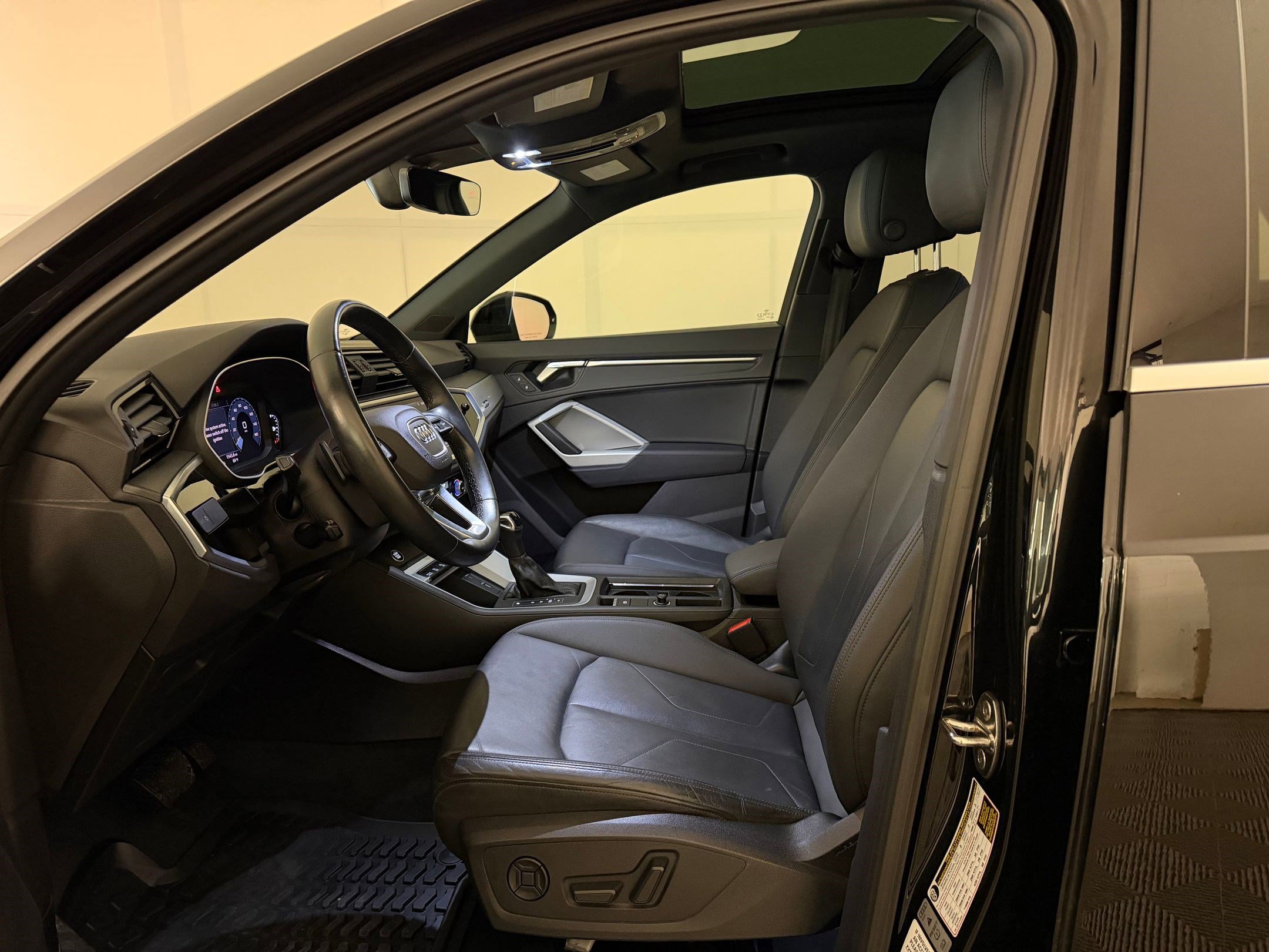 Certified 2021 Audi Q3 2.0T Premium w/ Convenience Package image 5