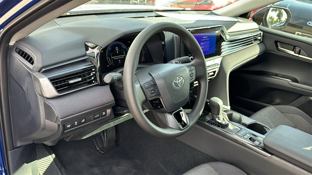 New 2025 Toyota Camry Hybrid image 16