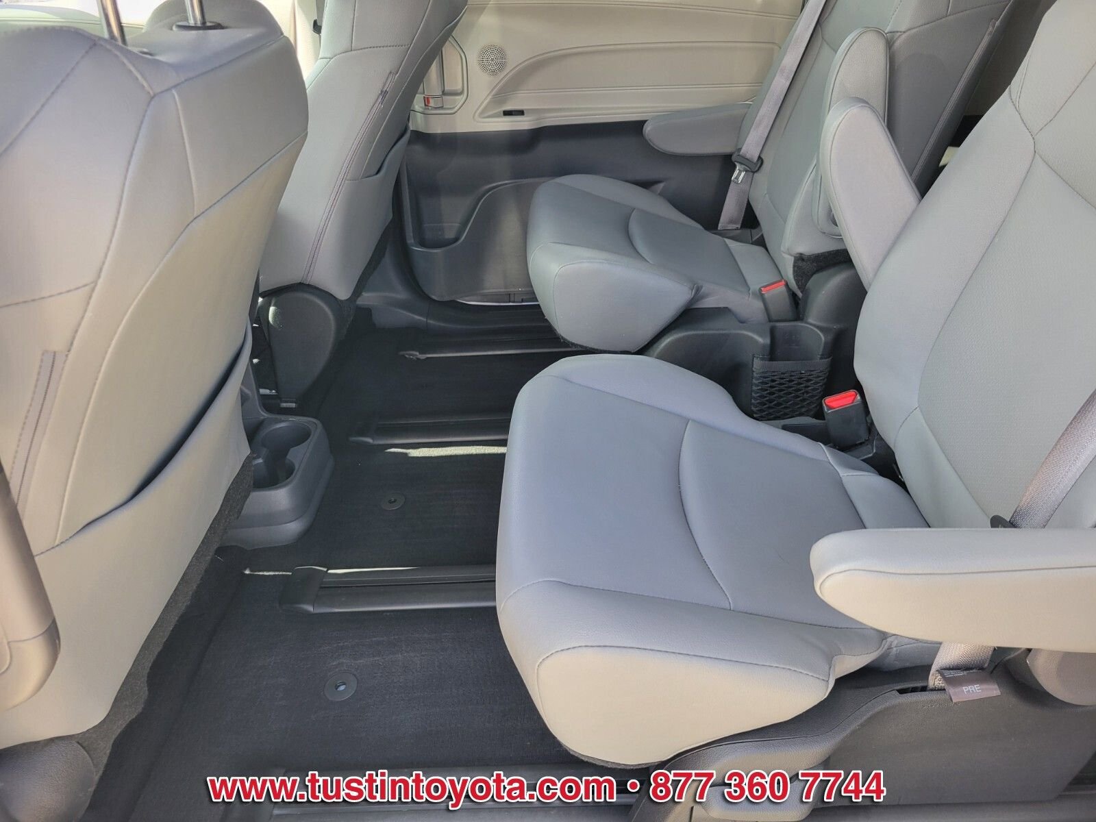 Certified 2023 Toyota Sienna XLE w/ XLE Plus Package FWD image 11