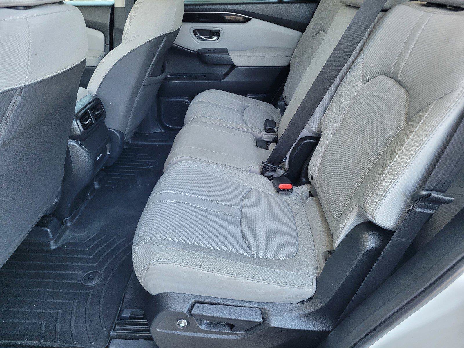 Used 2023 Honda Pilot LX image 19