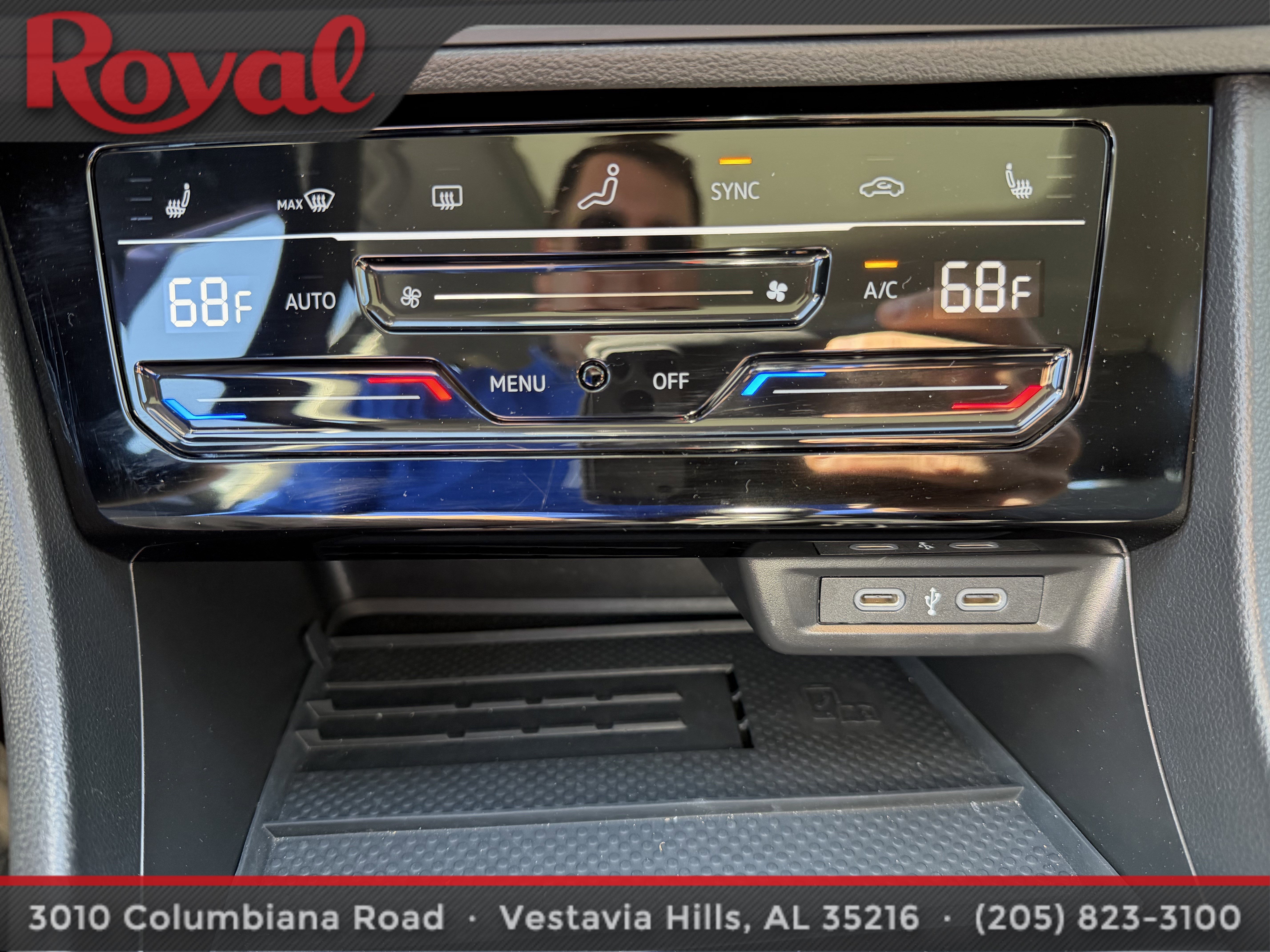 Certified 2025 Volkswagen Jetta SE w/ Sunroof Package image 20