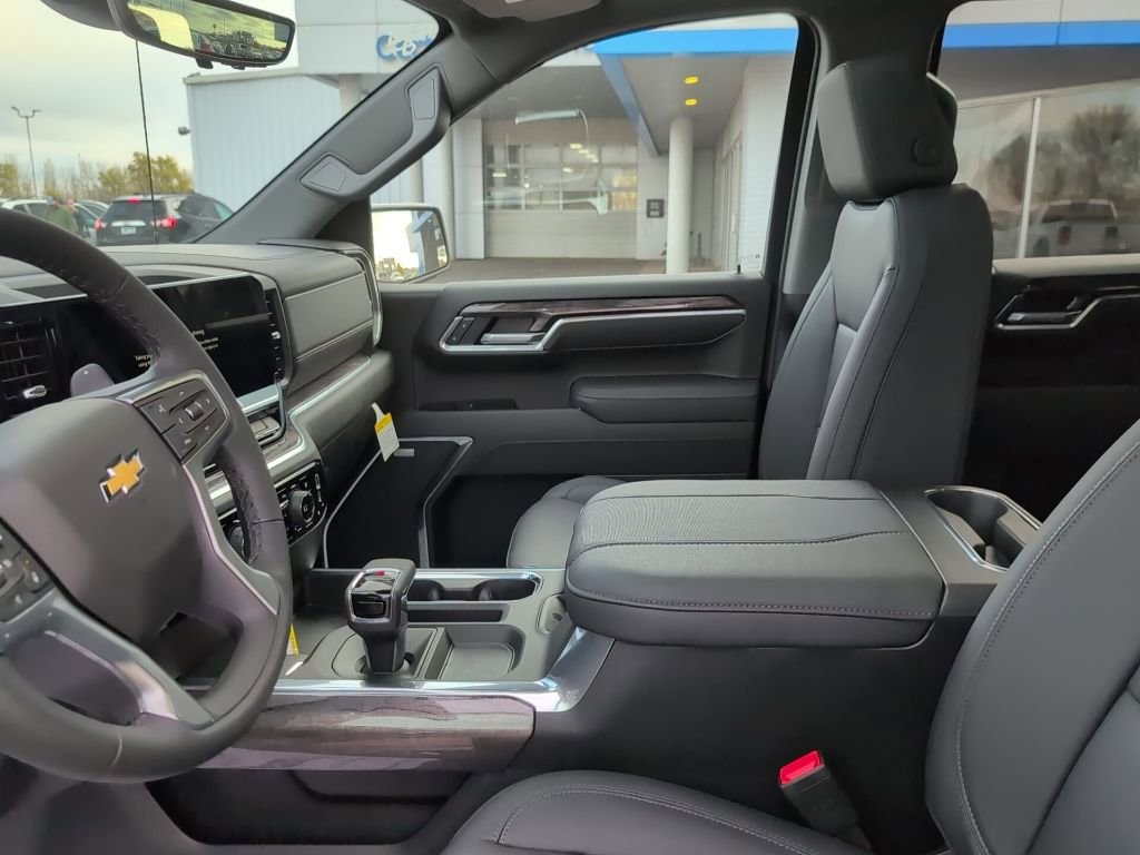 New 2026 Chevrolet Silverado 1500 LTZ w/ LTZ Premium Package image 11