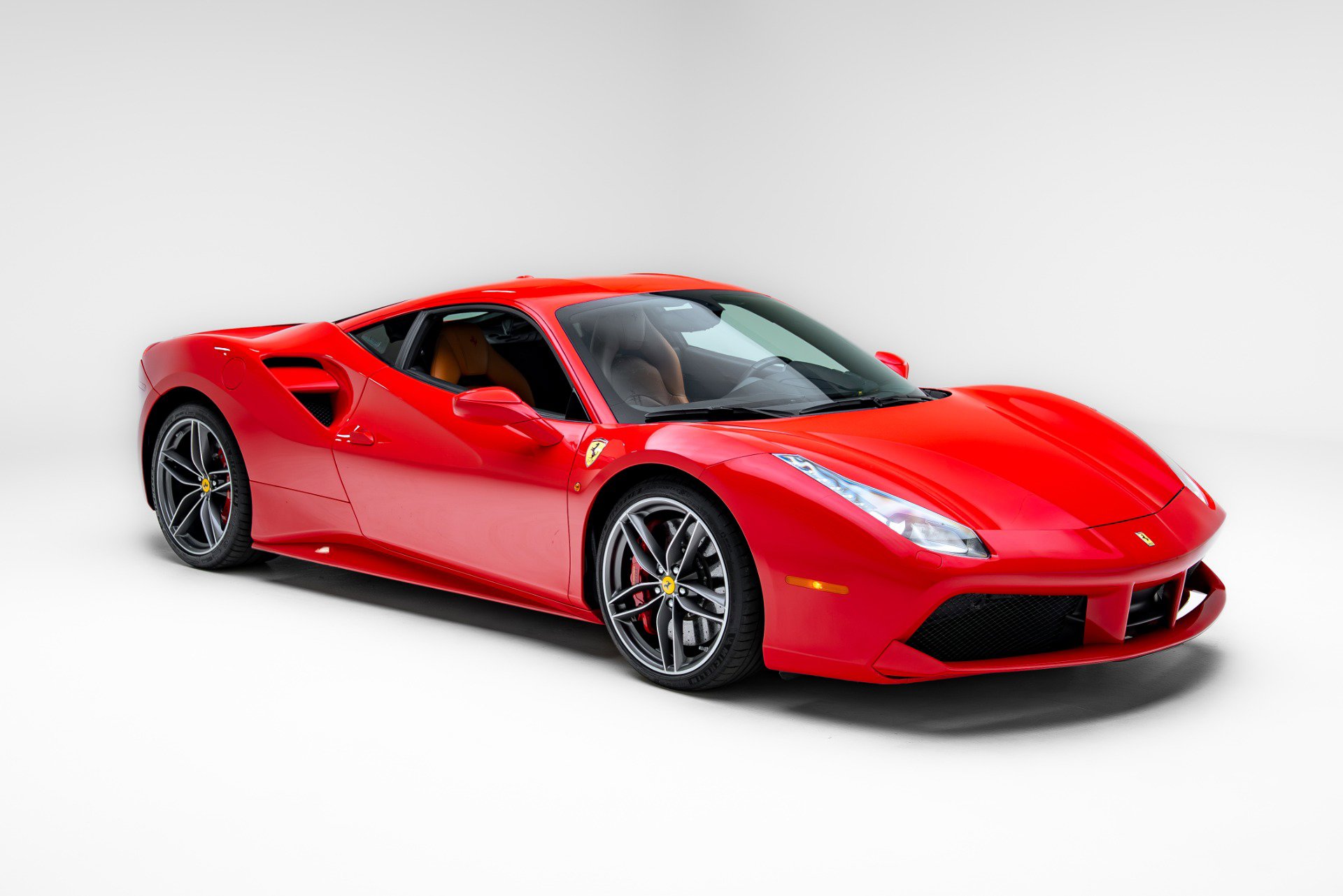 Used 2018 Ferrari 488 GTB image 9