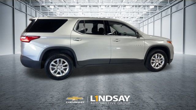 Used 2021 Chevrolet Traverse LS image 2
