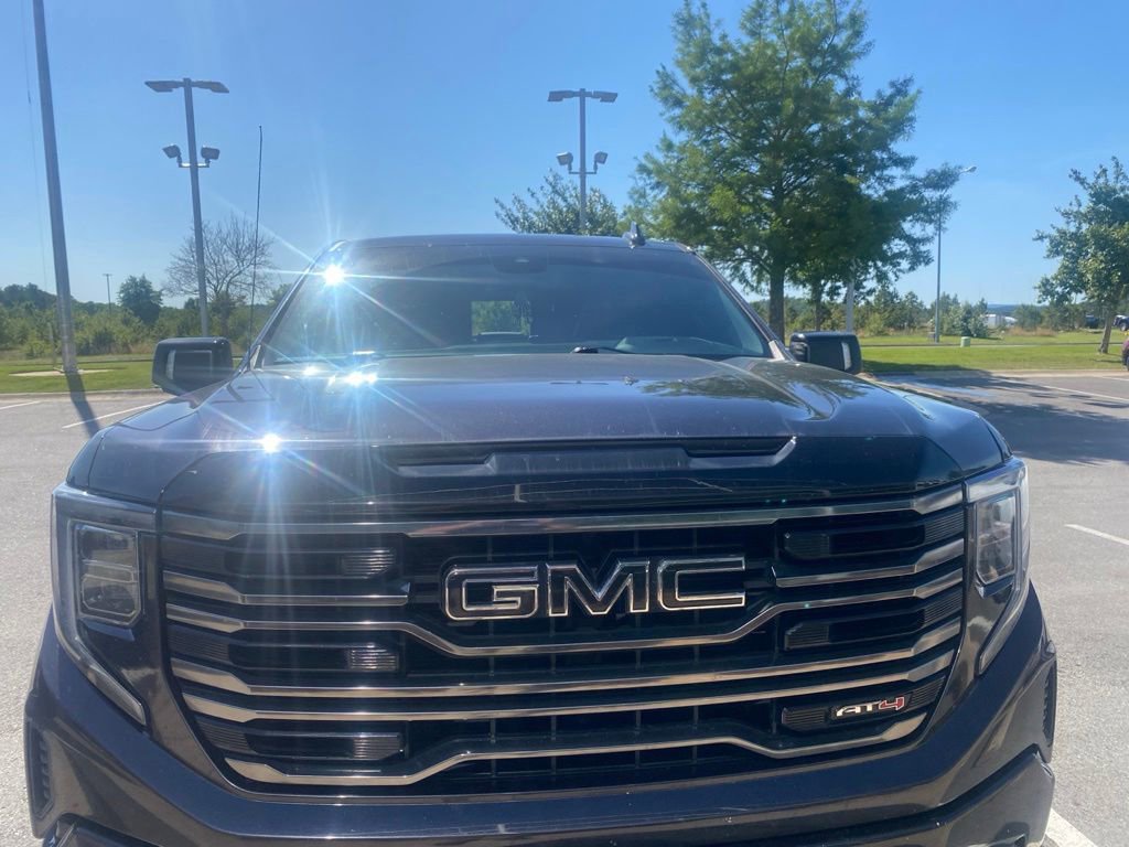 Used 2022 GMC Sierra 1500 AT4 w/ AT4 Preferred Package AWD/4WD image 4