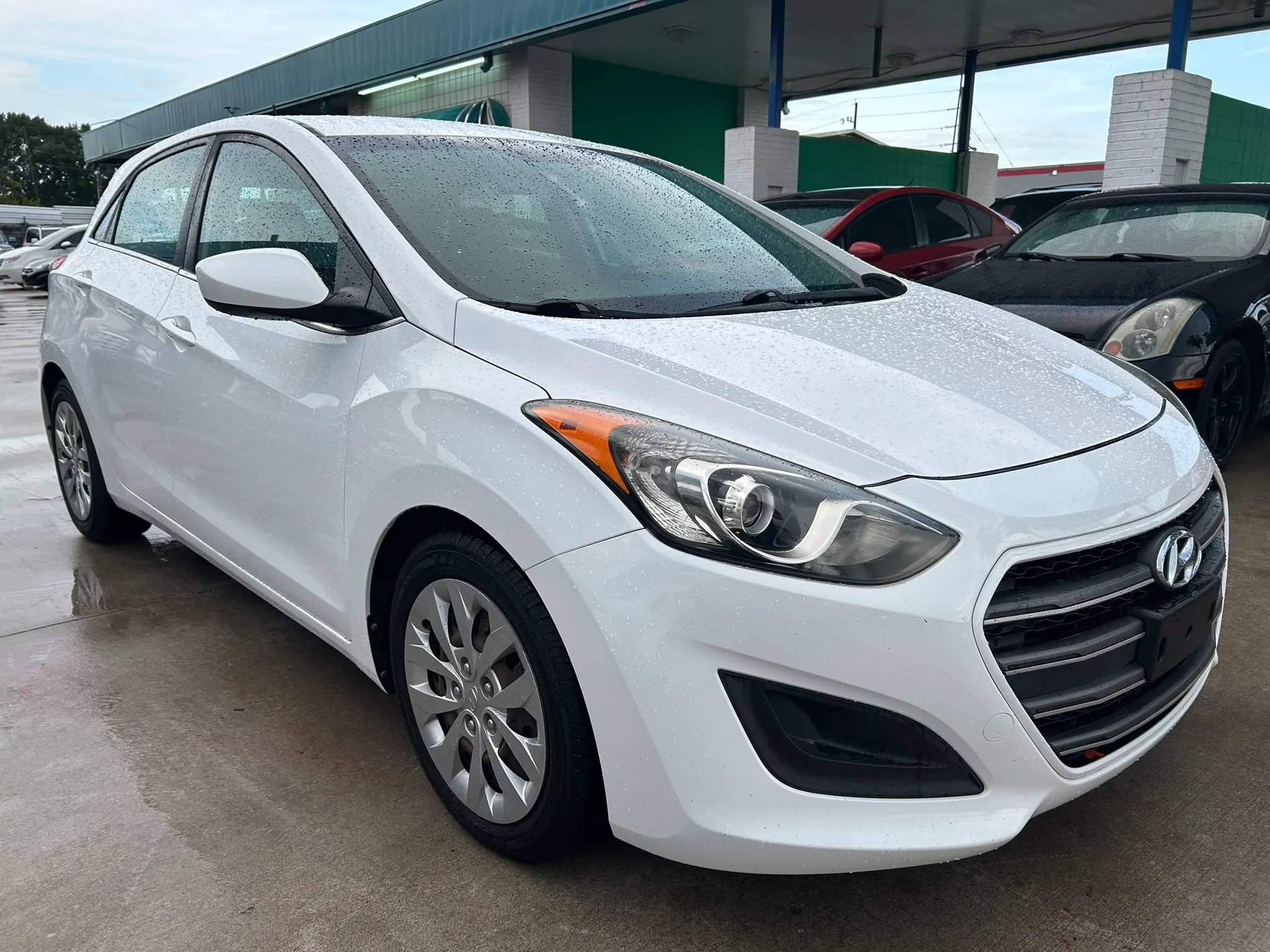 Used 2017 Hyundai Elantra GT FWD image 7
