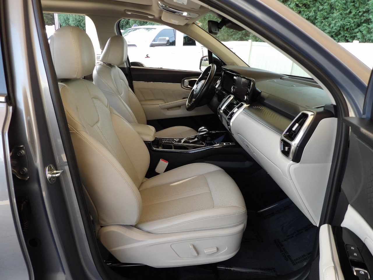 Used 2021 Kia Sorento SX image 16