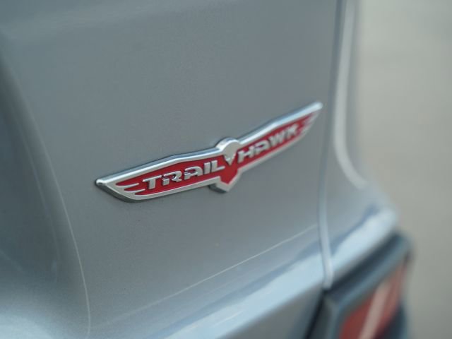 Used 2022 Jeep Cherokee Trailhawk AWD/4WD image 41