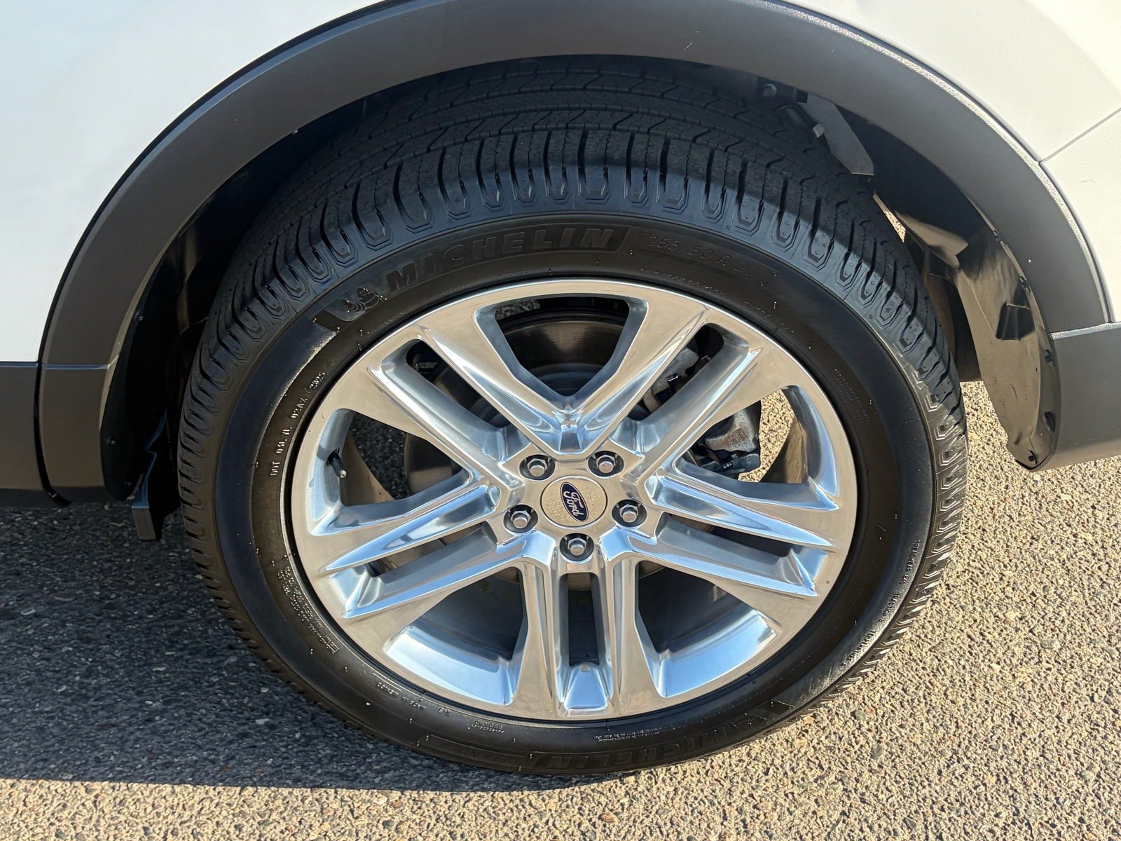 Used 2017 Ford Explorer XLT w/ Equipment Group 202A FWD image 10