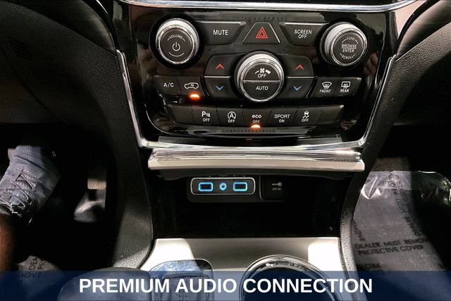 Used 2020 Jeep Grand Cherokee Altitude AWD/4WD image 22