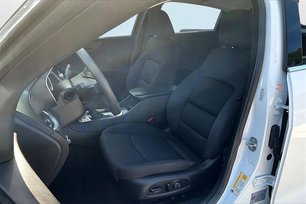 Used 2023 Chevrolet Malibu LT image 21