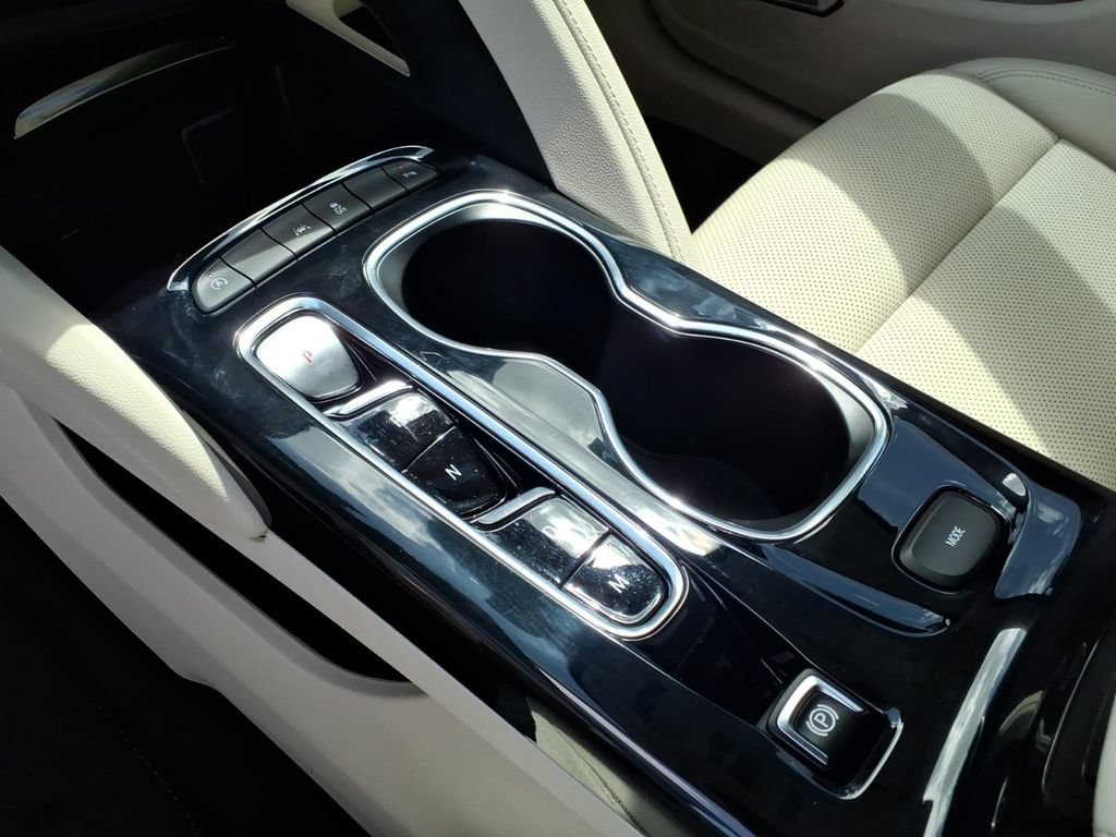 Used 2022 Buick Envision Essence w/ Technology Package I FWD image 19