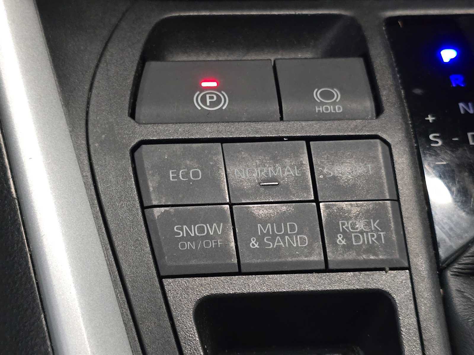Certified 2021 Toyota RAV4 XLE Premium AWD/4WD image 15