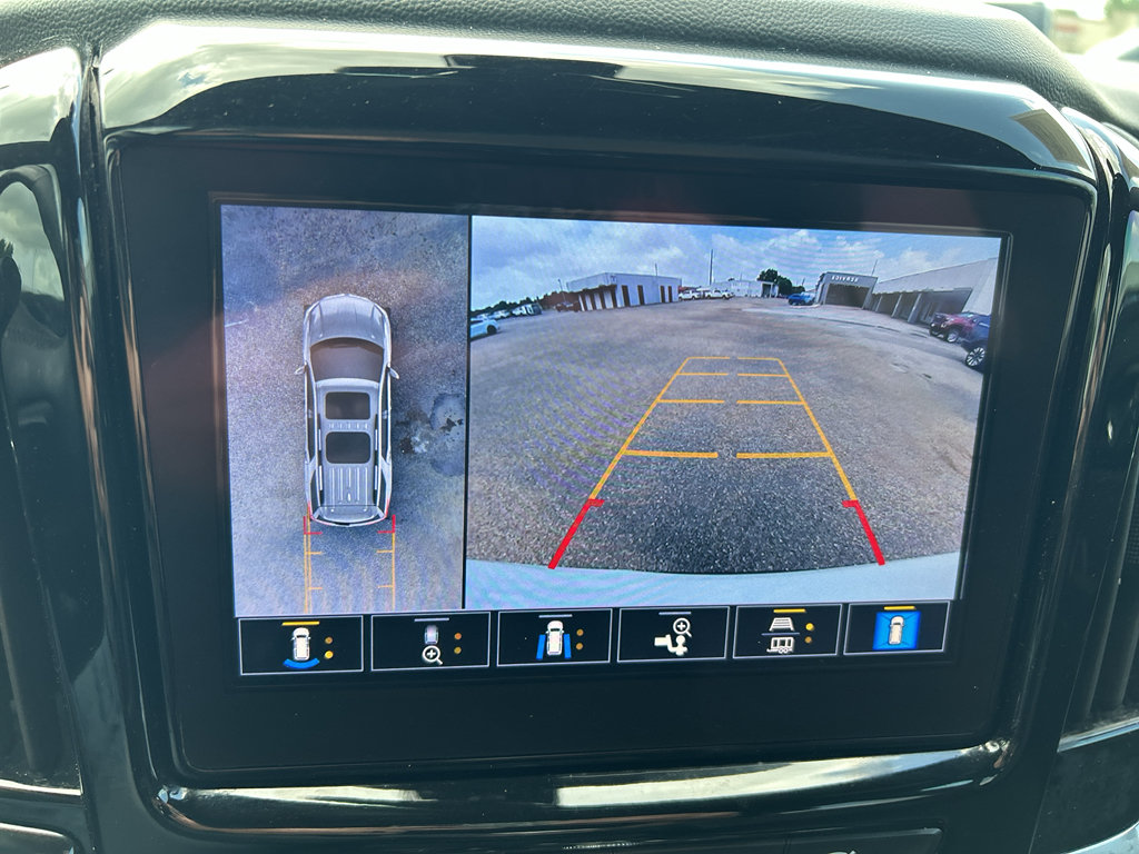 Used 2023 Chevrolet Traverse RS FWD image 28