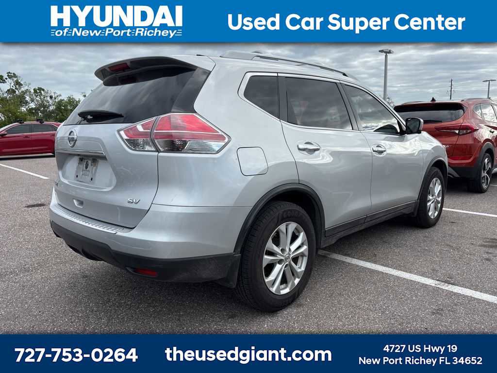 Used 2015 Nissan Rogue SV w/ SV Premium Package image 3