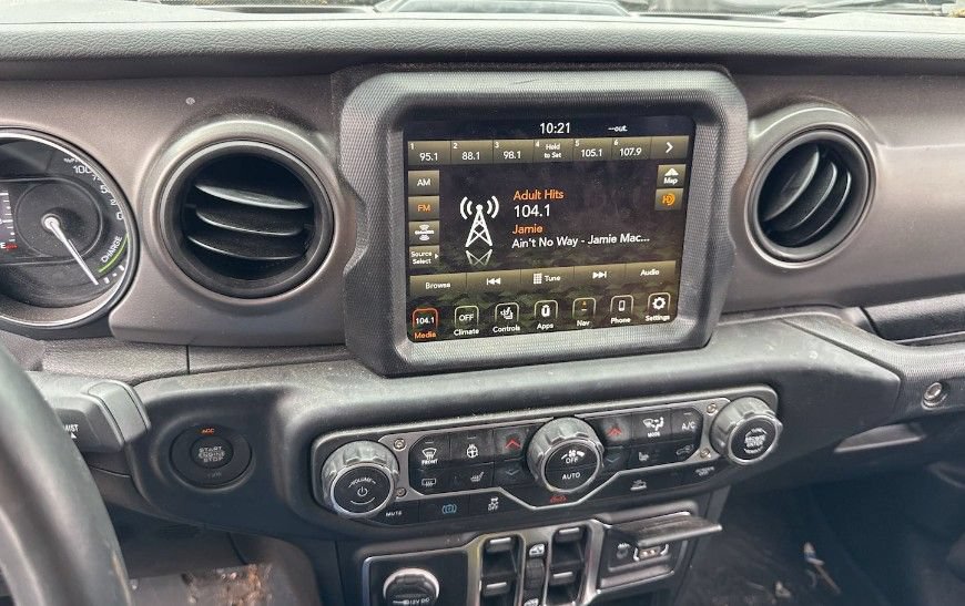 Used 2023 Jeep Grand Cherokee 4WD 4xe image 9