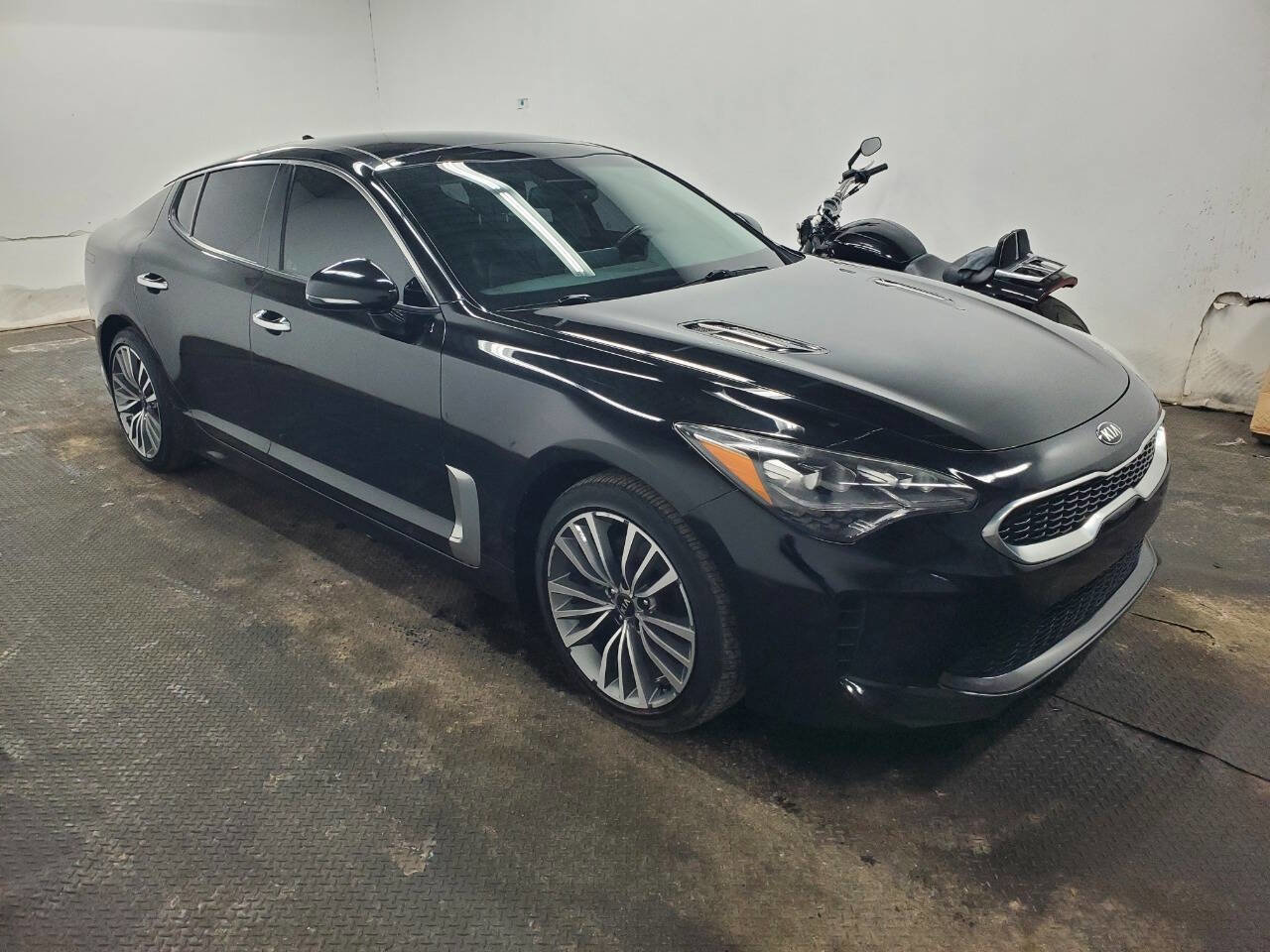 Used 2018 Kia Stinger Premium RWD image 3