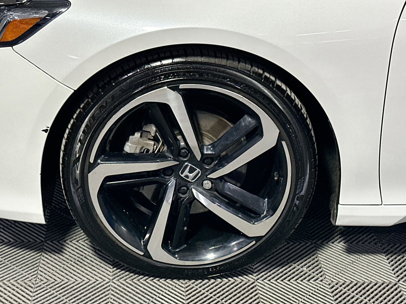 Used 2019 Honda Accord Sport image 12