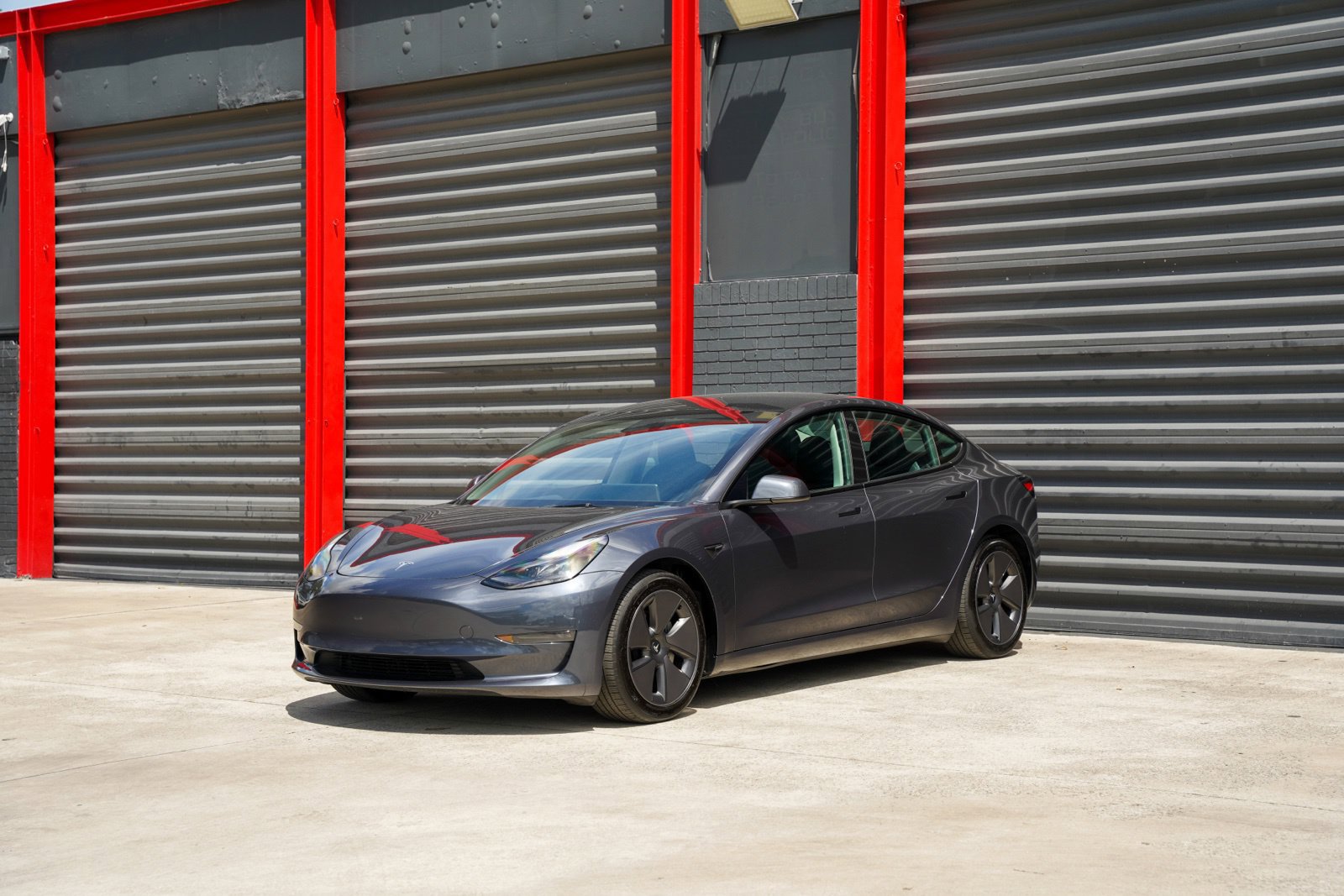 Used 2023 Tesla Model 3 Standard Range RWD image 1
