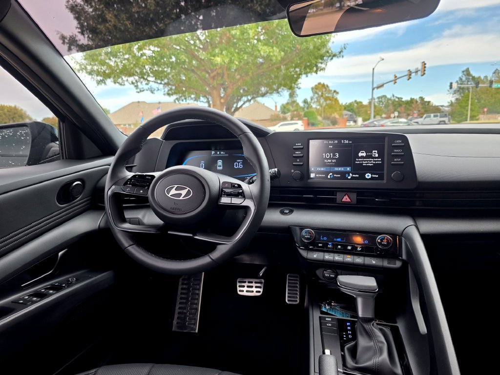 New 2026 Hyundai Elantra SEL Sport FWD image 35