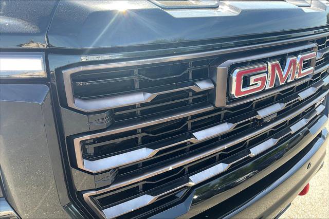 Used 2024 GMC Sierra 2500 AT4X image 30