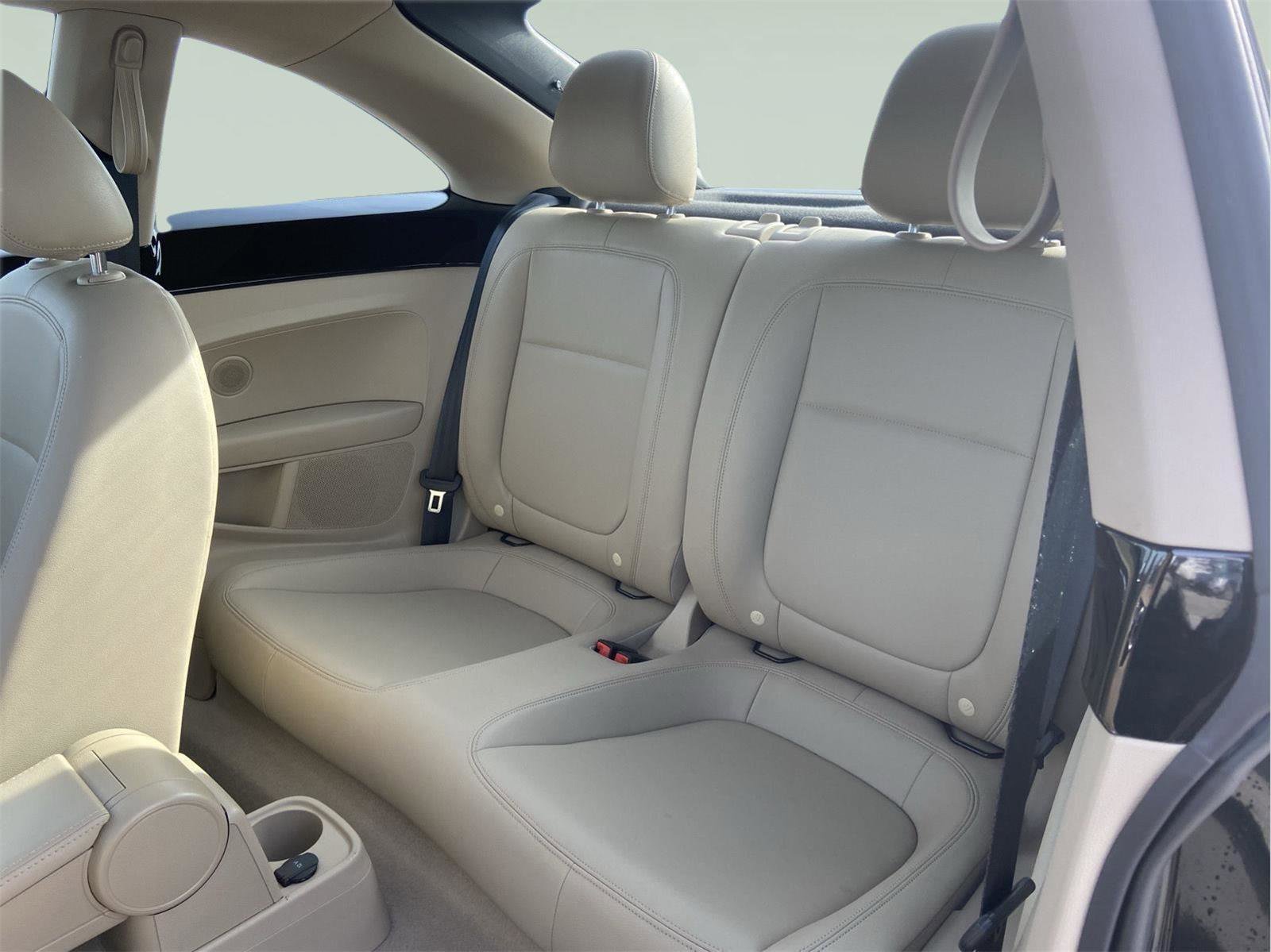 Used 2013 Volkswagen Beetle 2.5 image 15