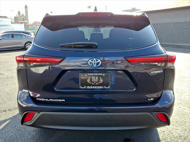 Used 2022 Toyota Highlander LE AWD/4WD image 14