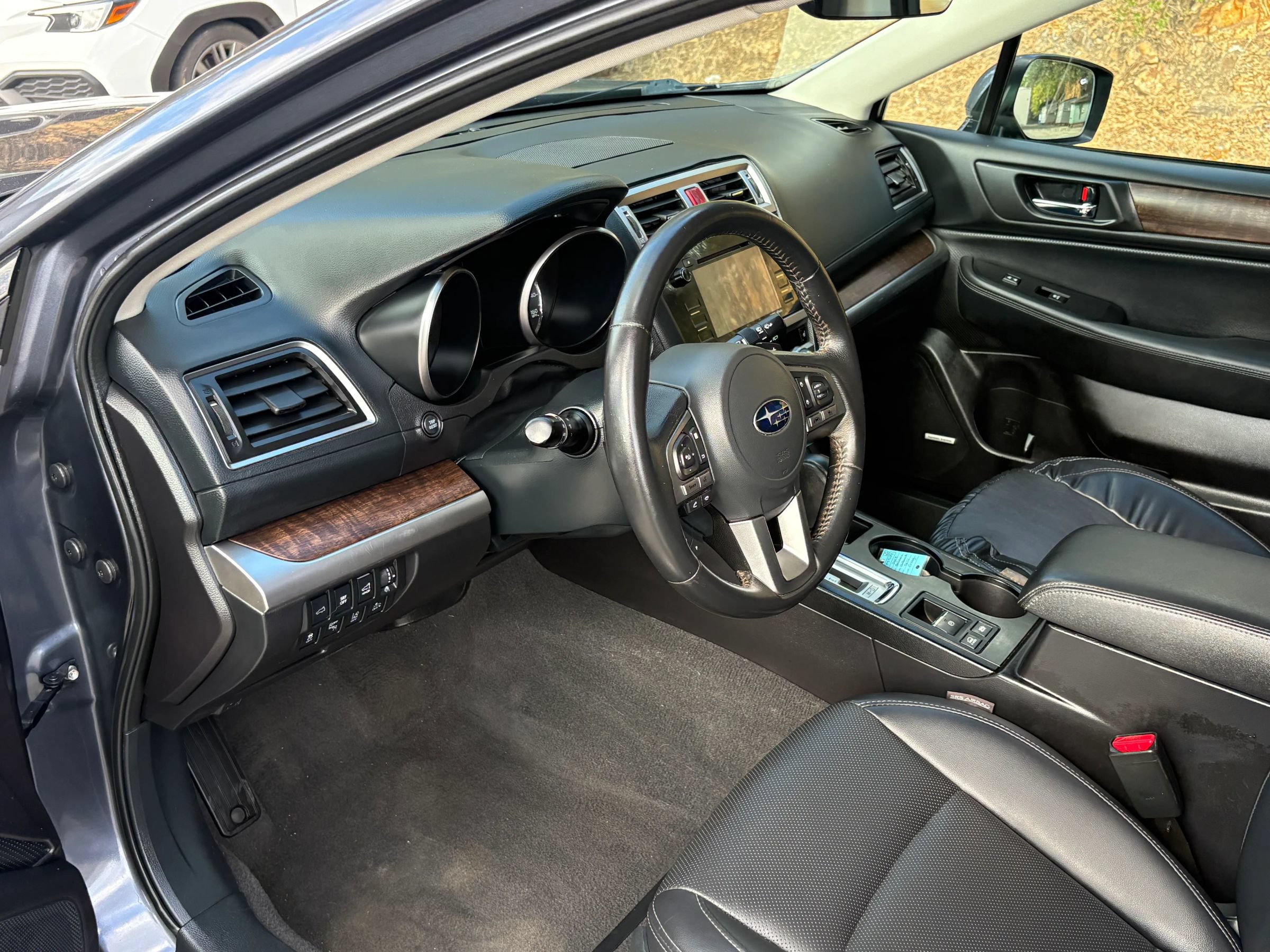 Used 2017 Subaru Outback 3.6R Limited AWD/4WD image 12