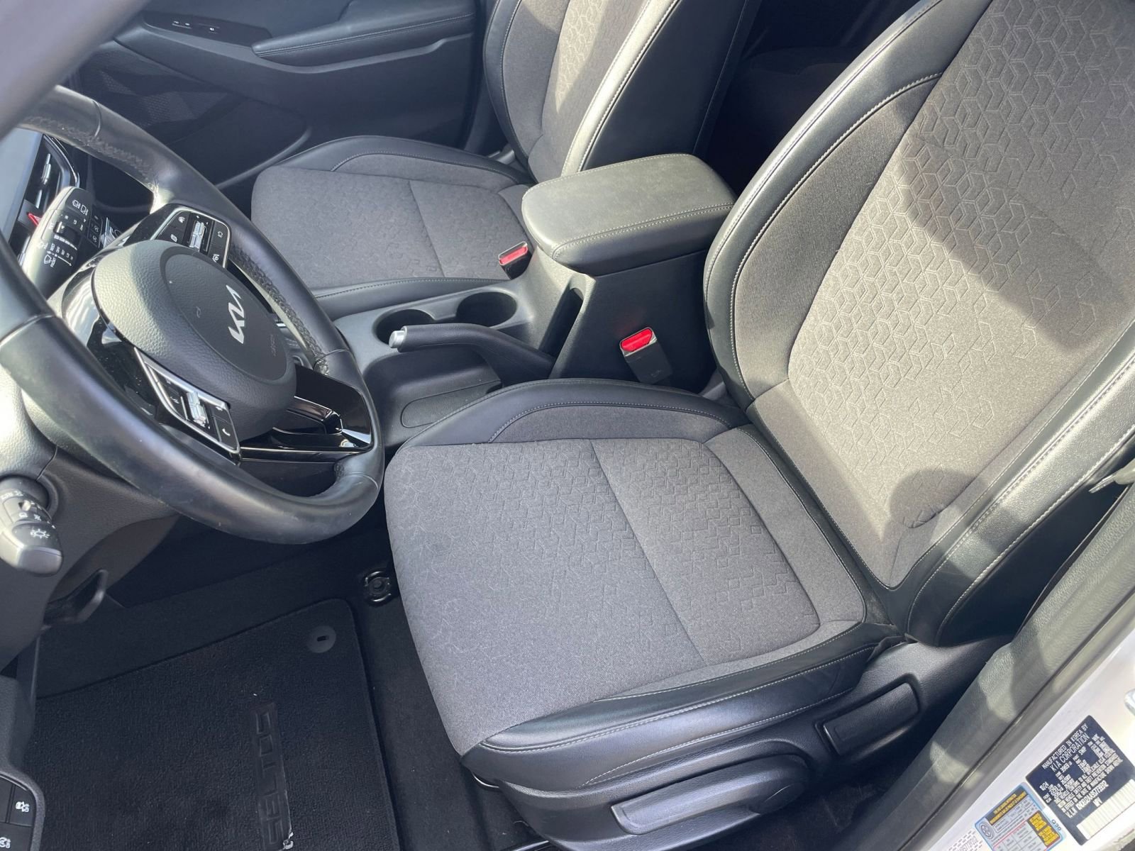 Used 2025 Kia Seltos S FWD image 36