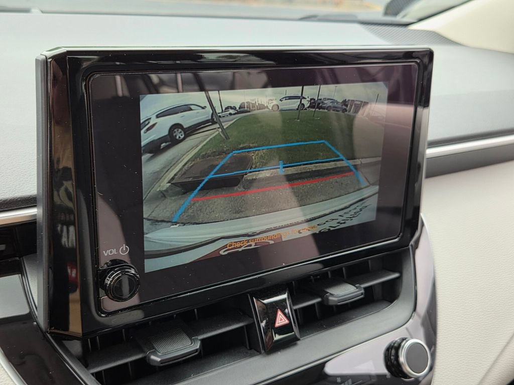 Used 2024 Toyota Corolla LE w/ LE Convenience Package FWD image 18