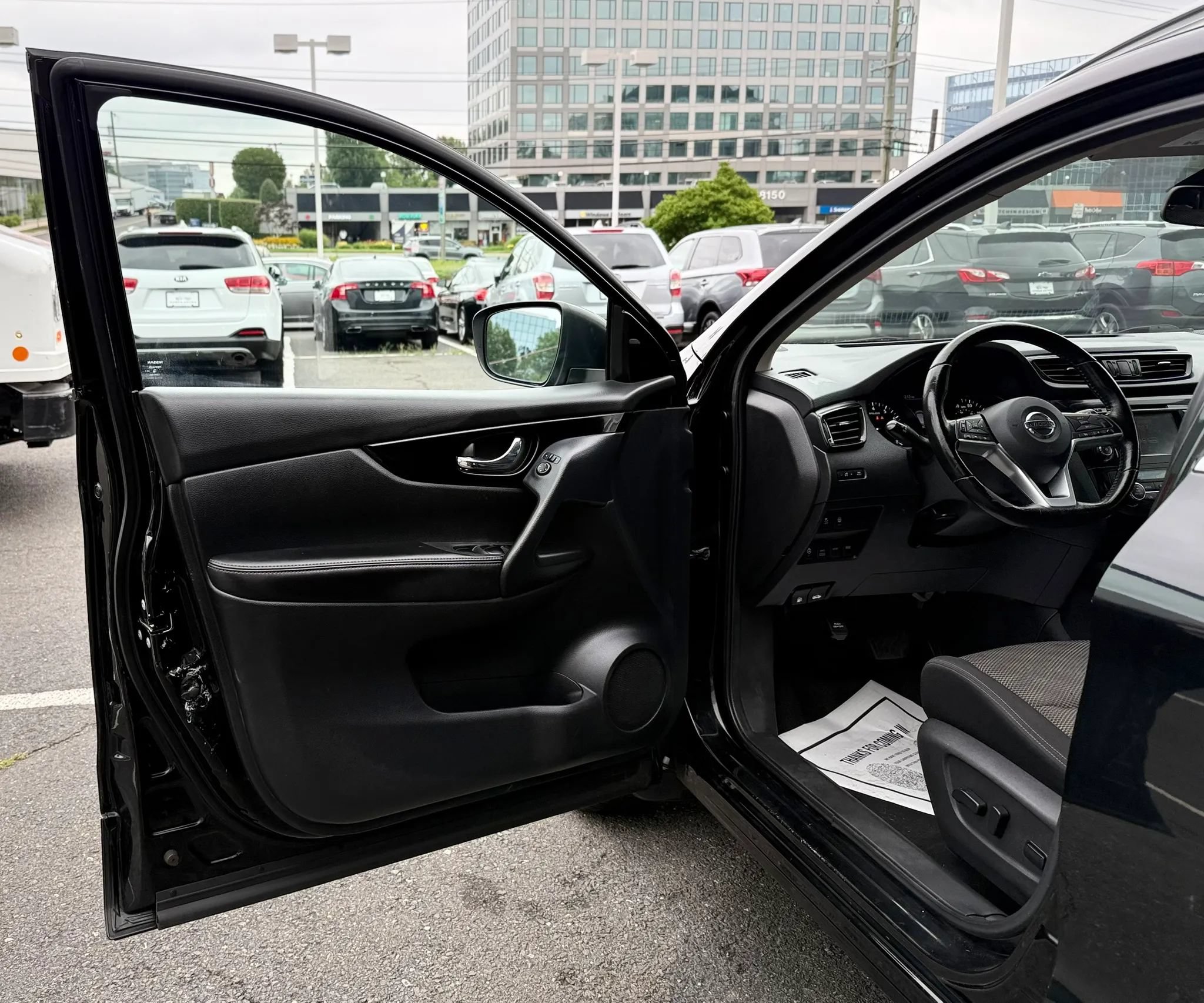 Used 2021 Nissan Rogue Sport SV AWD/4WD image 9
