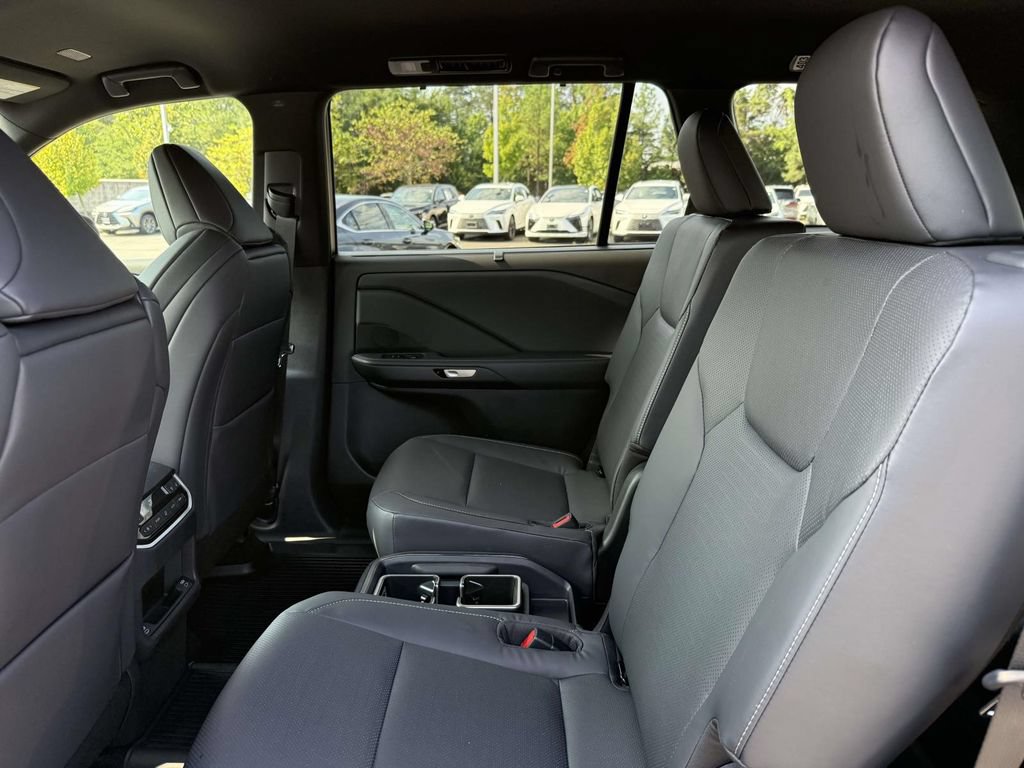 Used 2026 Lexus TX 500h AWD w/ Technology Package image 18