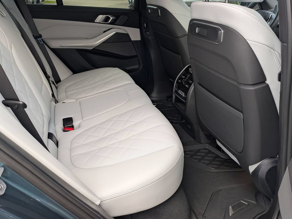 Used 2025 BMW X5 sDrive40i w/ Climate Comfort Package RWD image 23