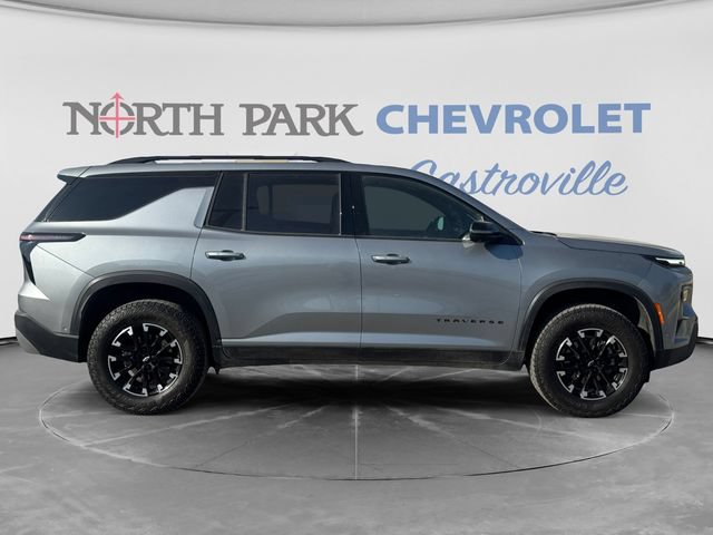 Used 2025 Chevrolet Traverse Z71 w/ Enhanced Driving Package AWD/4WD image 2