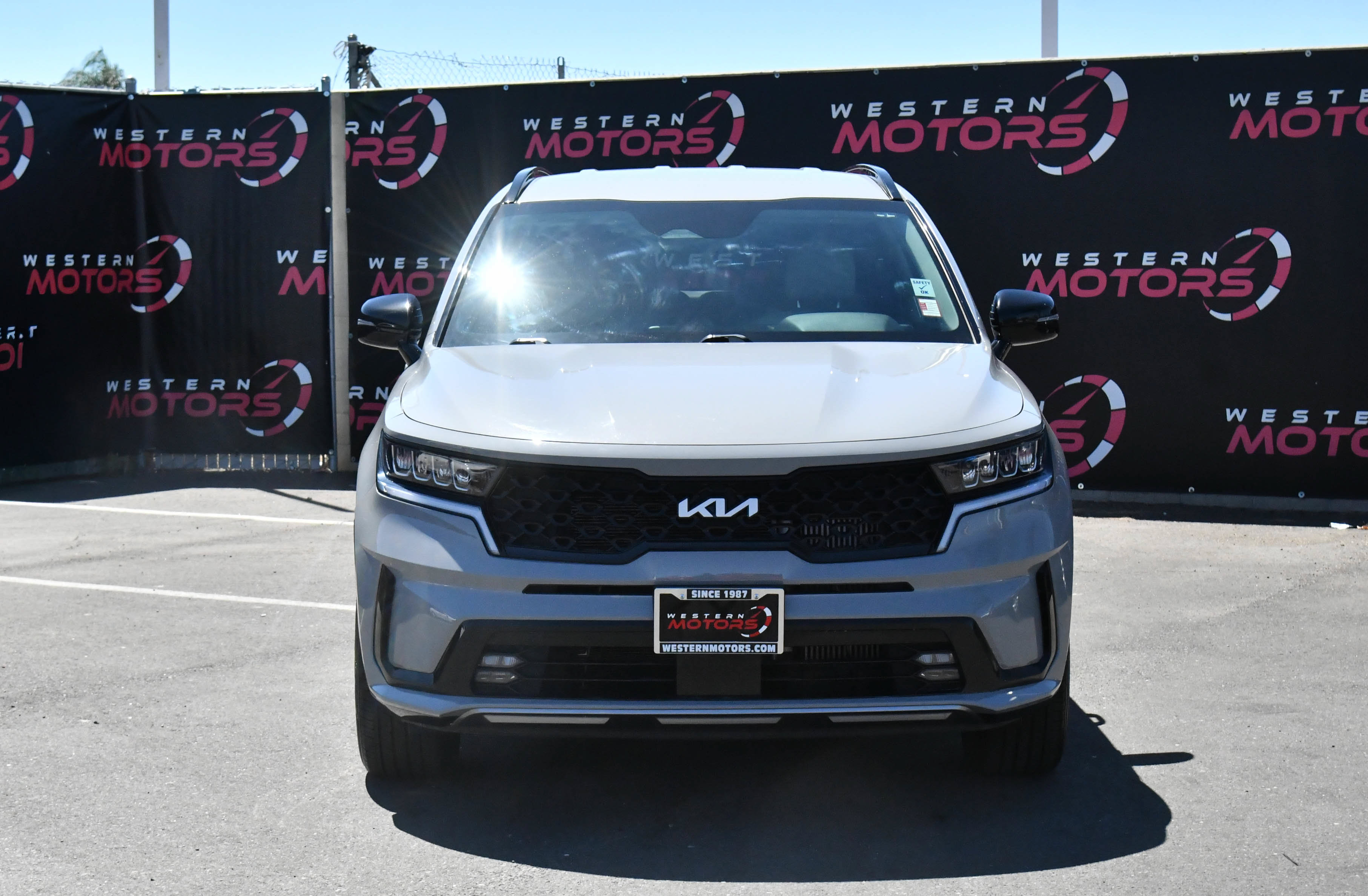 Used 2023 Kia Sorento EX FWD image 2