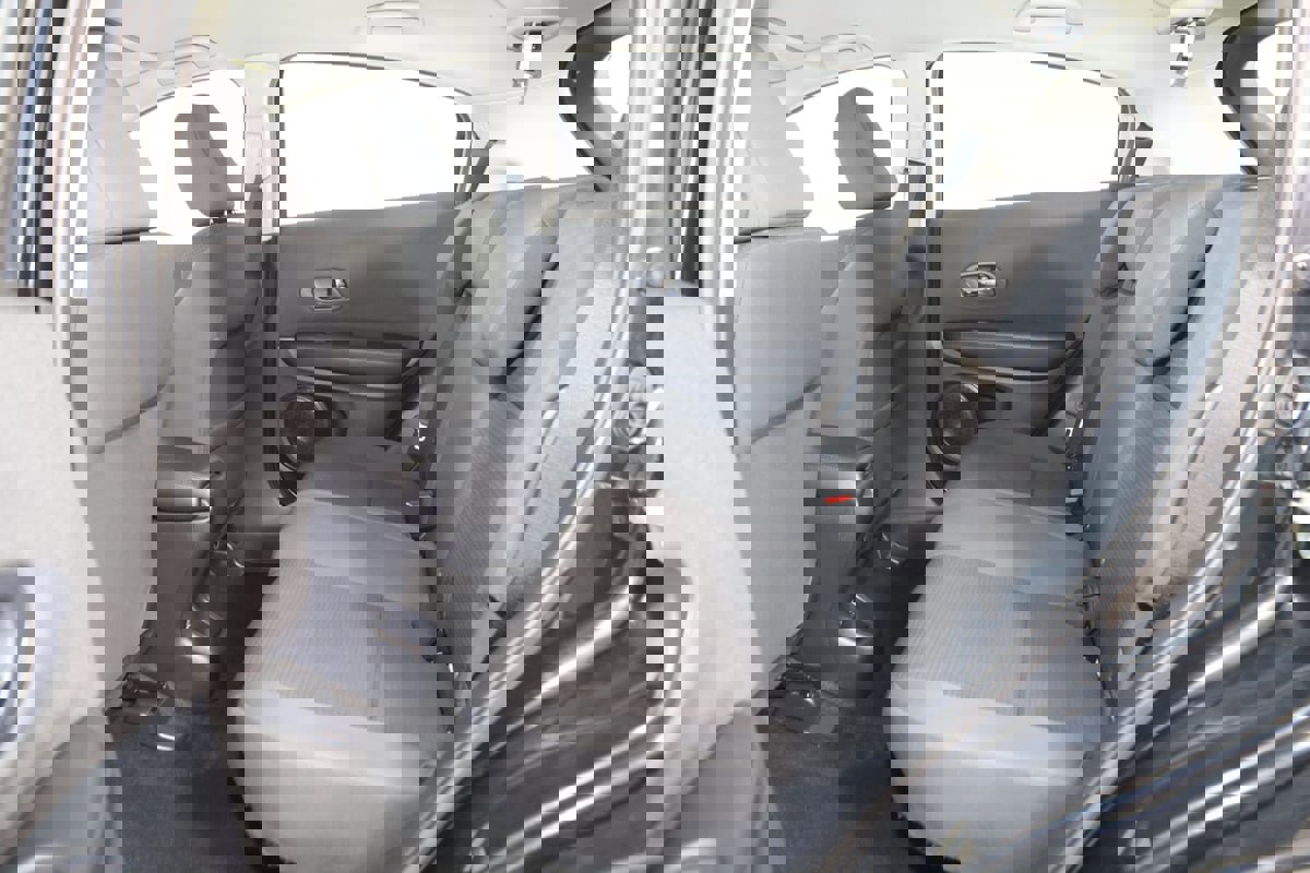 Used 2021 Honda HR-V LX image 40