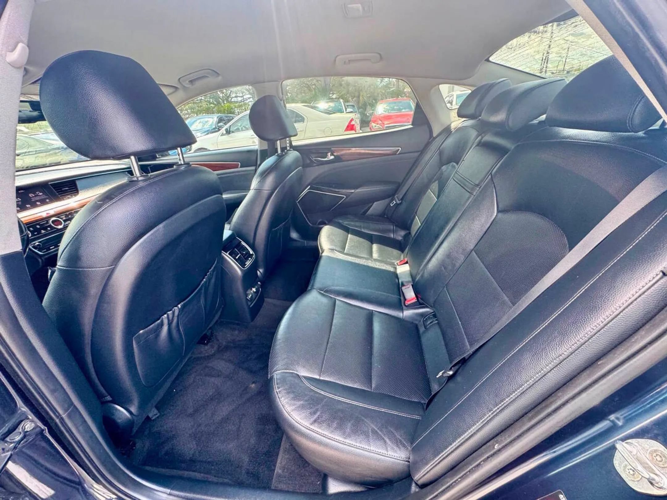 Used 2017 Kia Cadenza Premium FWD image 23