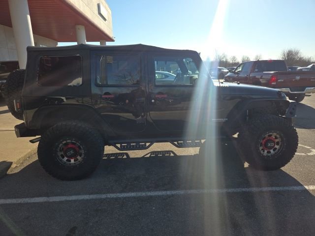 Used 2012 Jeep Wrangler Unlimited Sahara w/ Connectivity Group image 9