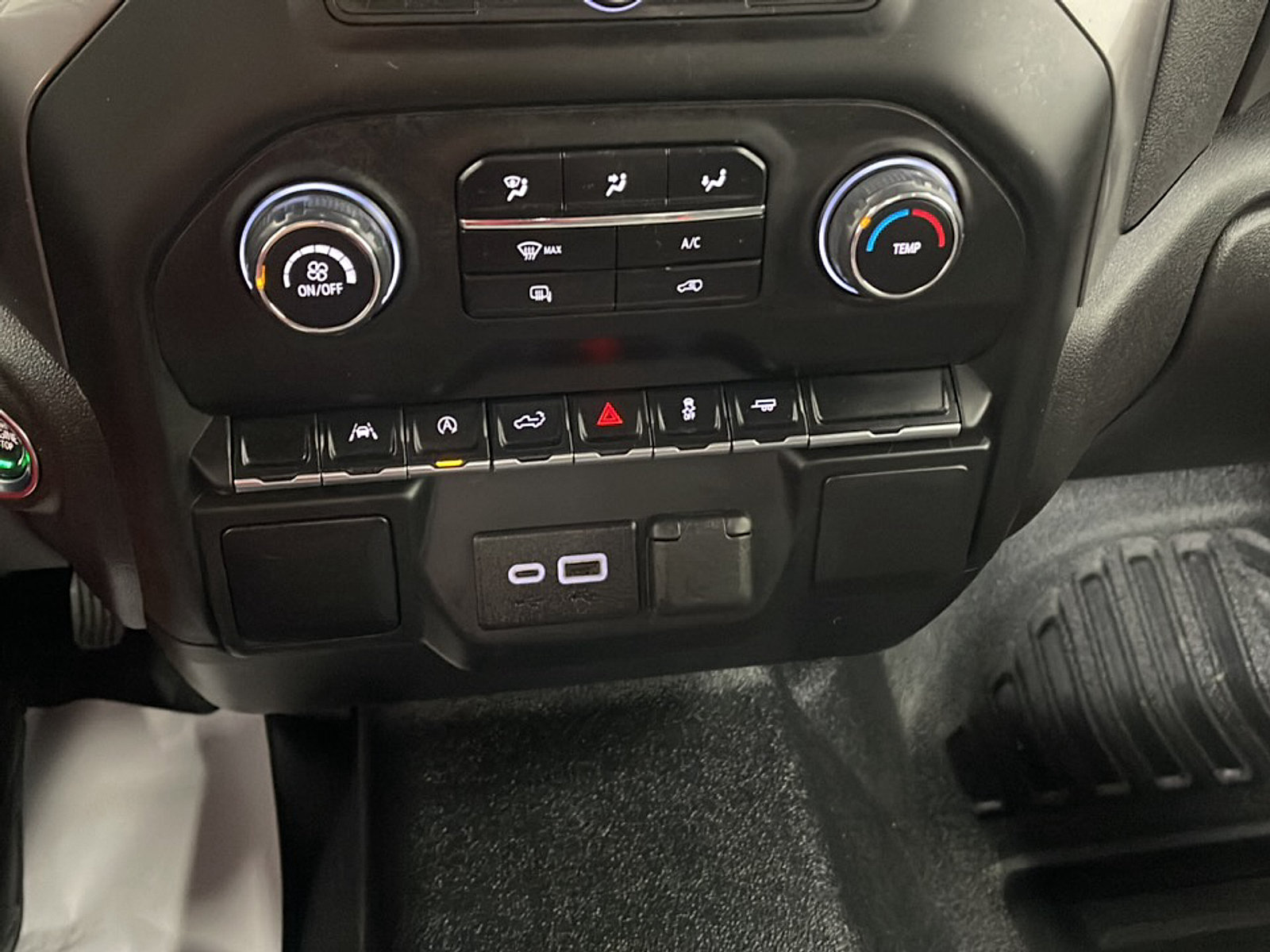 Used 2025 Chevrolet Silverado 1500 W/T RWD image 9