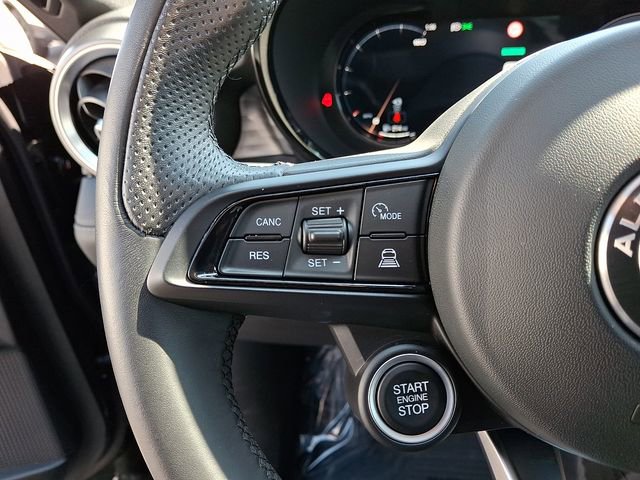Used 2024 Alfa Romeo Tonale Ti w/ Premium Interior Package image 21
