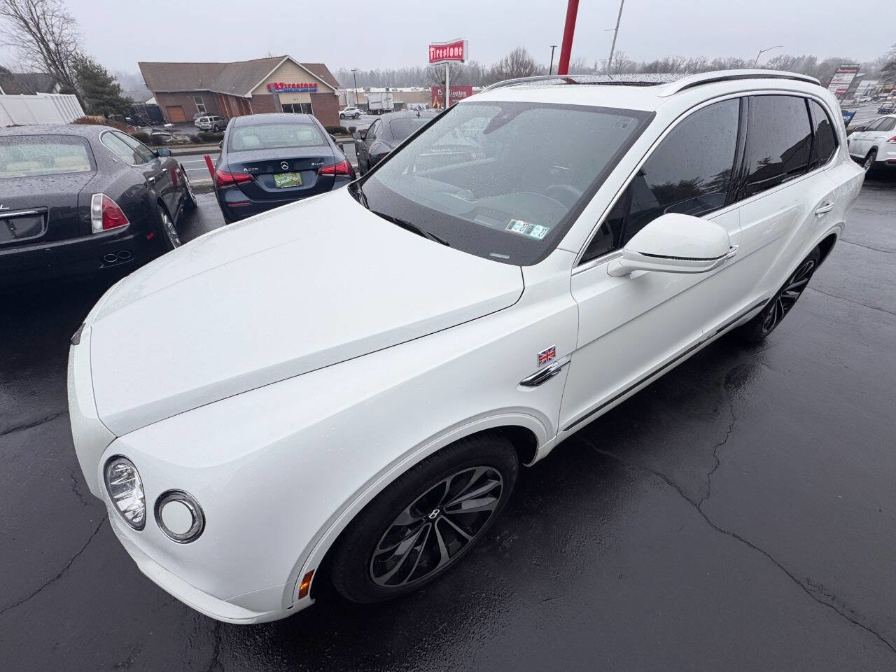 Used 2018 Bentley Bentayga Activity image 12