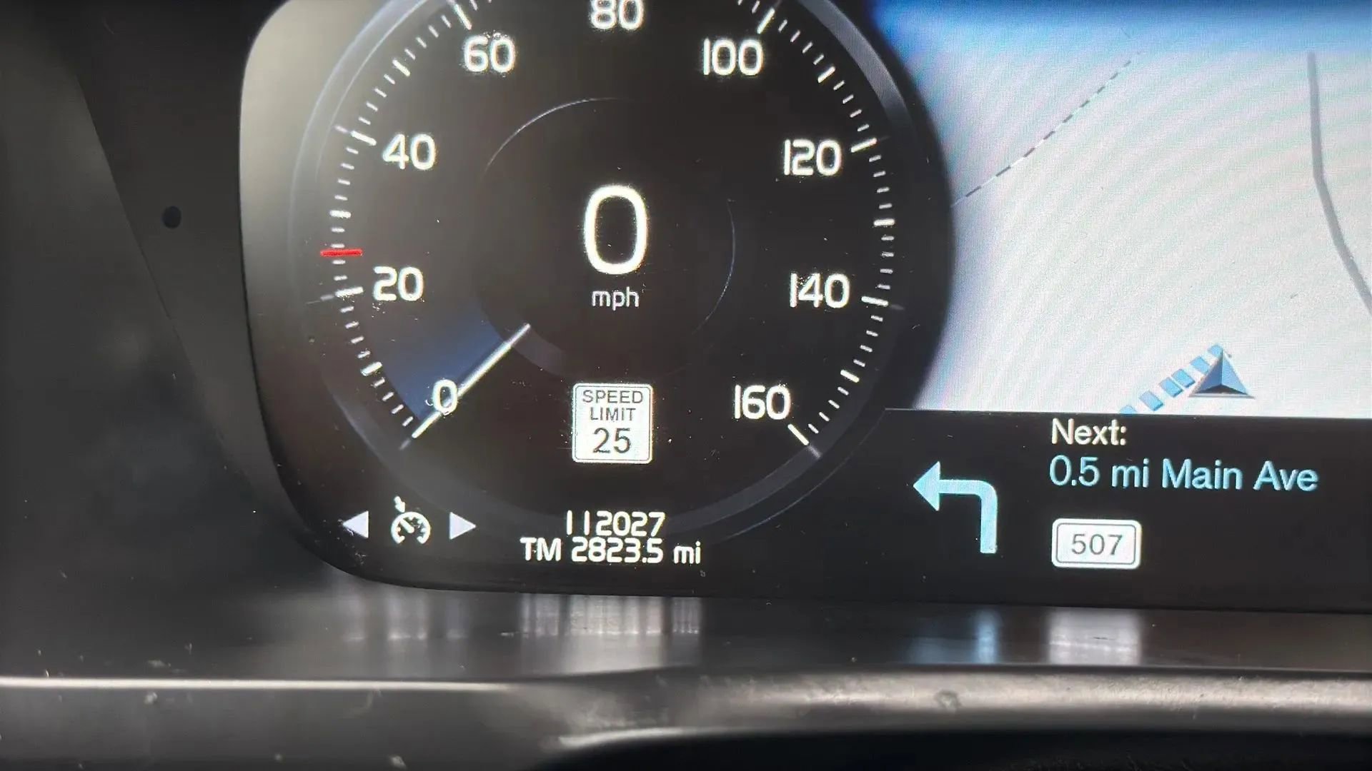 Used 2016 Volvo XC90 T8 Momentum w/ Vision Package image 17