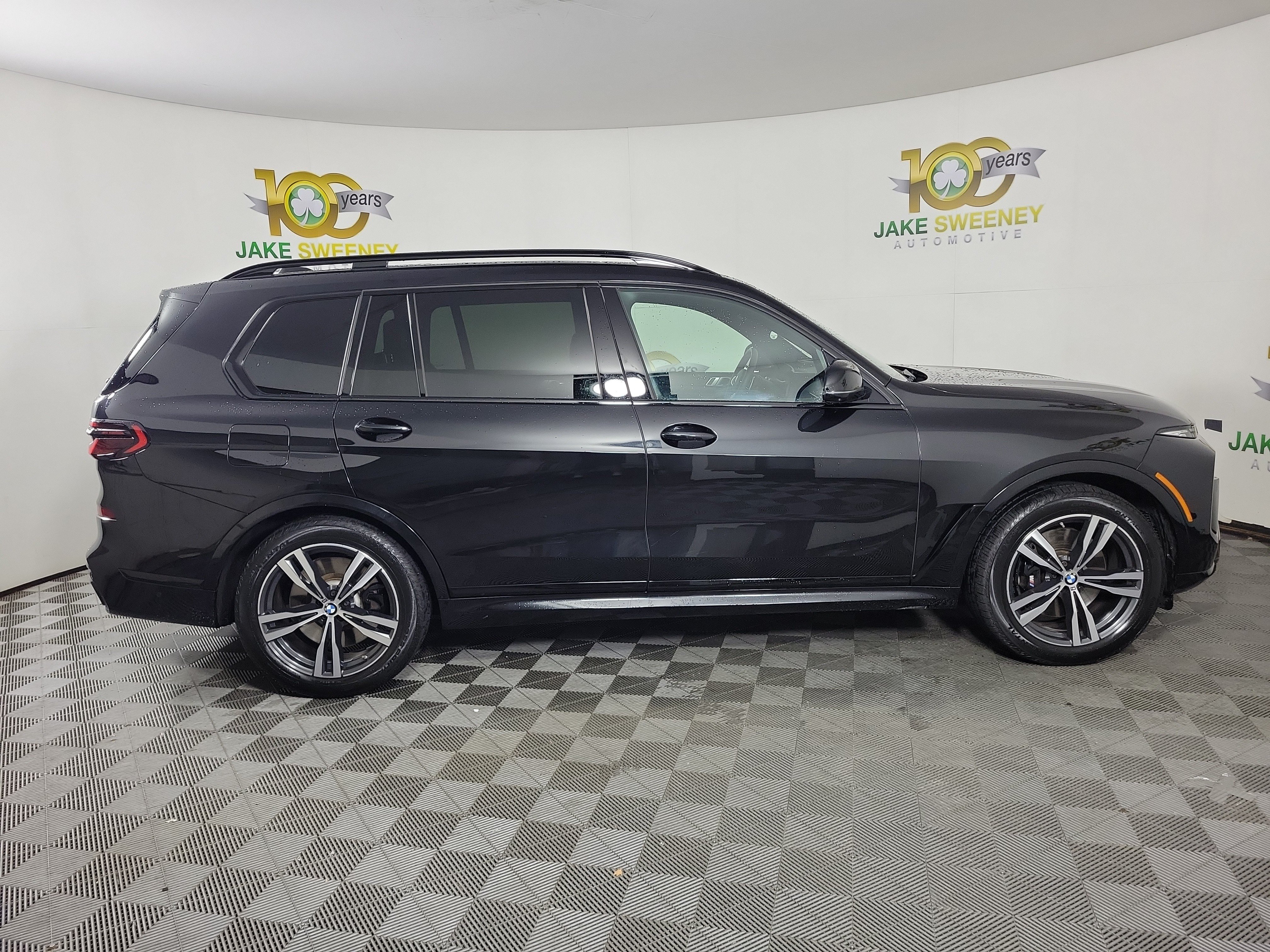 Certified 2025 BMW X7 M60i AWD/4WD image 8