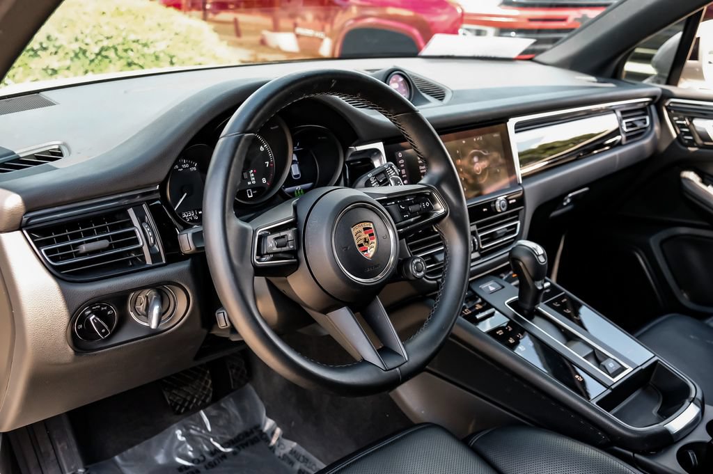 Used 2024 Porsche Macan AWD/4WD image 13
