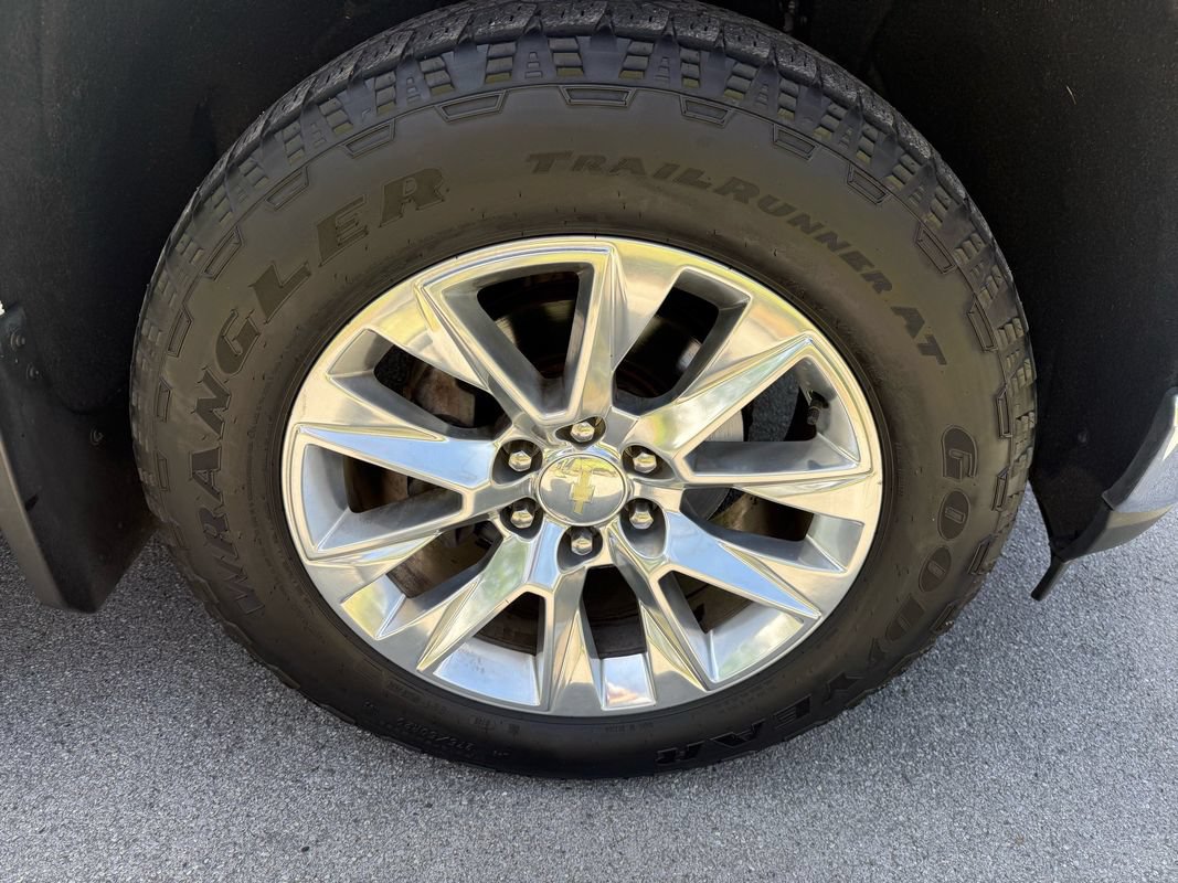 Used 2019 Chevrolet Silverado 1500 LTZ w/ LTZ Plus Package AWD/4WD image 14