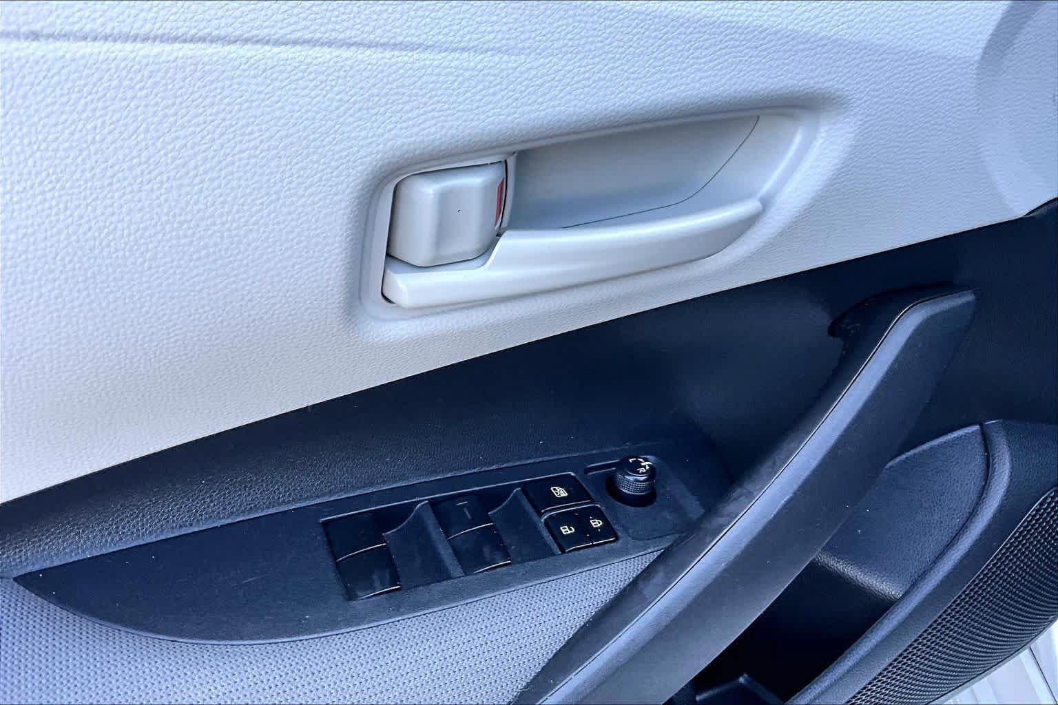 Certified 2023 Toyota Corolla LE FWD image 31
