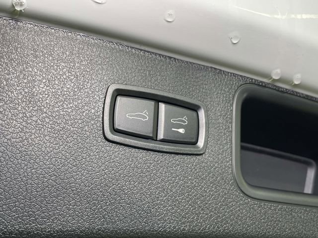 New 2026 Porsche Macan image 21