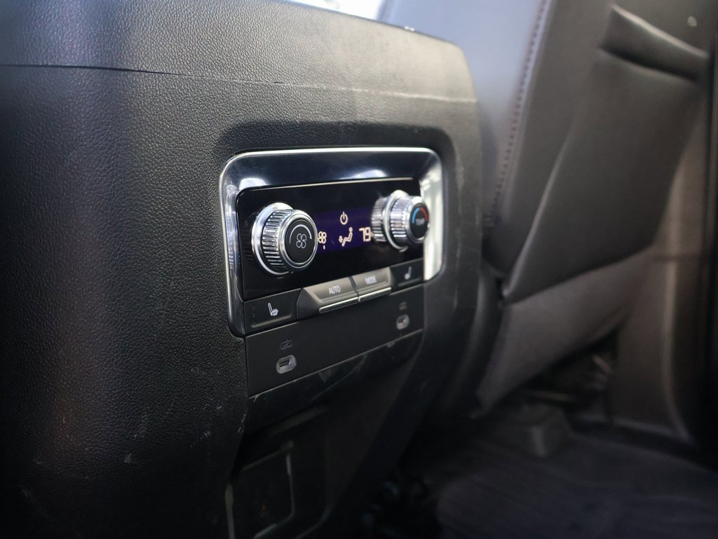 Used 2022 GMC Yukon SLT w/ SLT Premium Package image 22