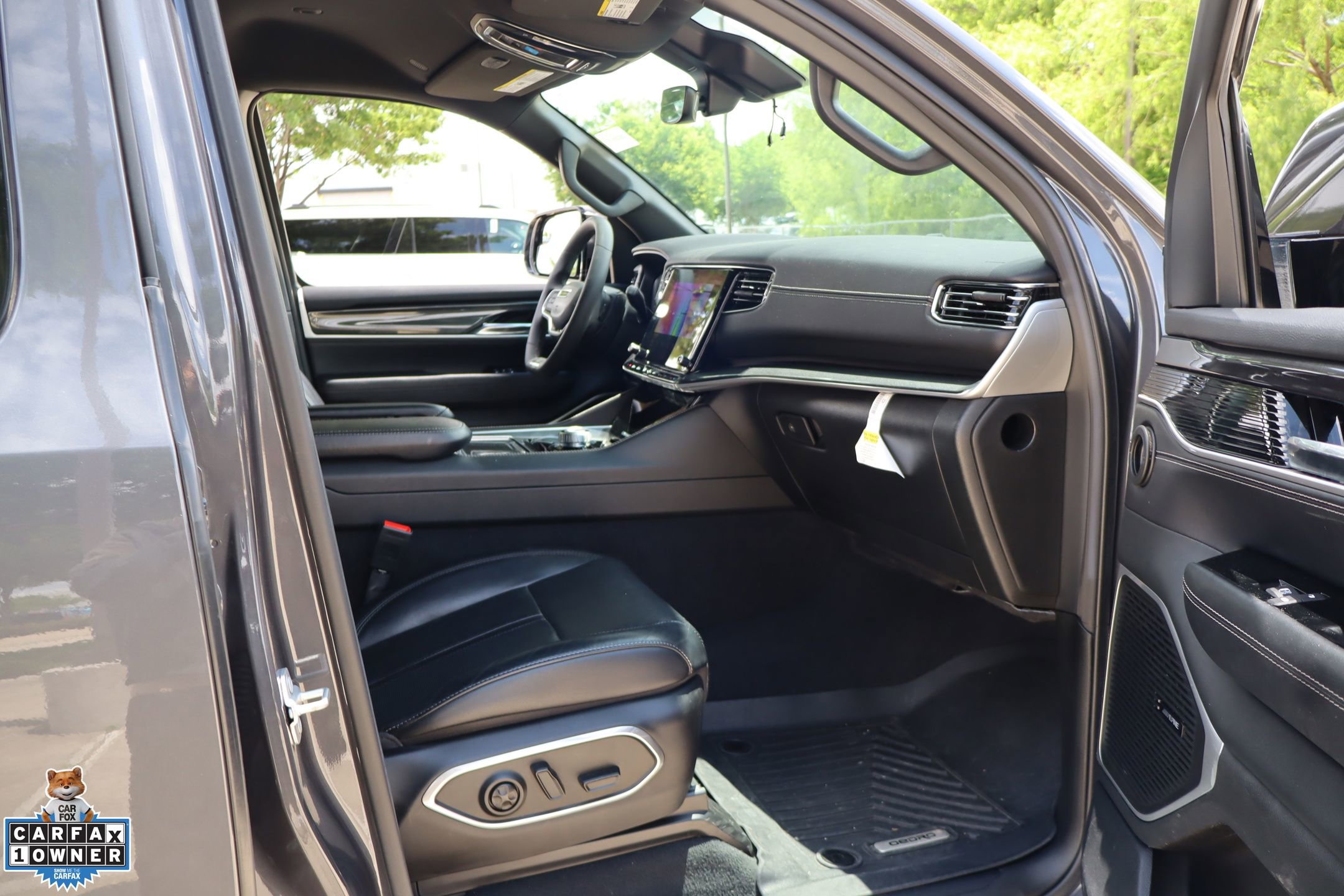 Used 2022 Jeep Wagoneer Series I RWD image 30