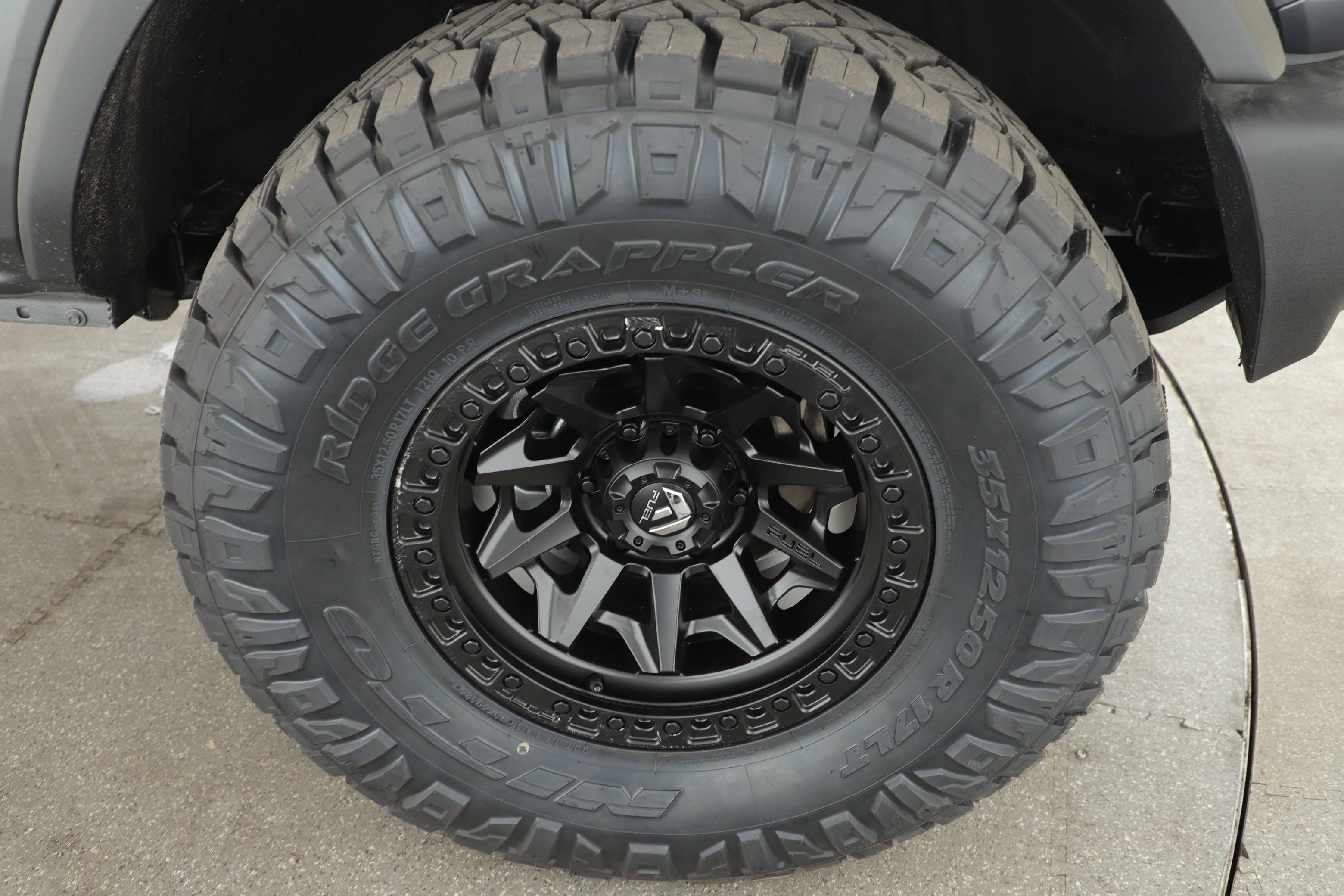 New 2025 Ford Bronco 2-Door image 7